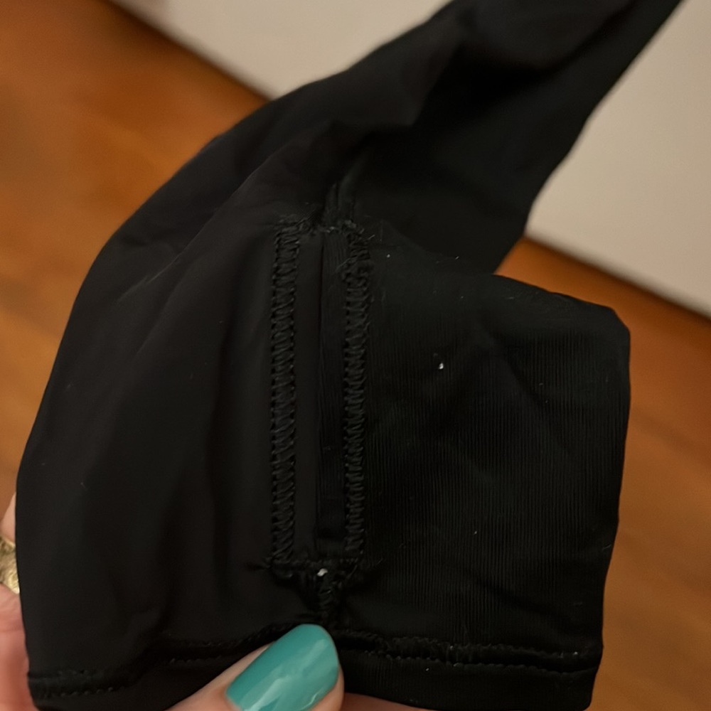 Lululemon tight cropped long sleeve size 6 - Picture 4 of 5